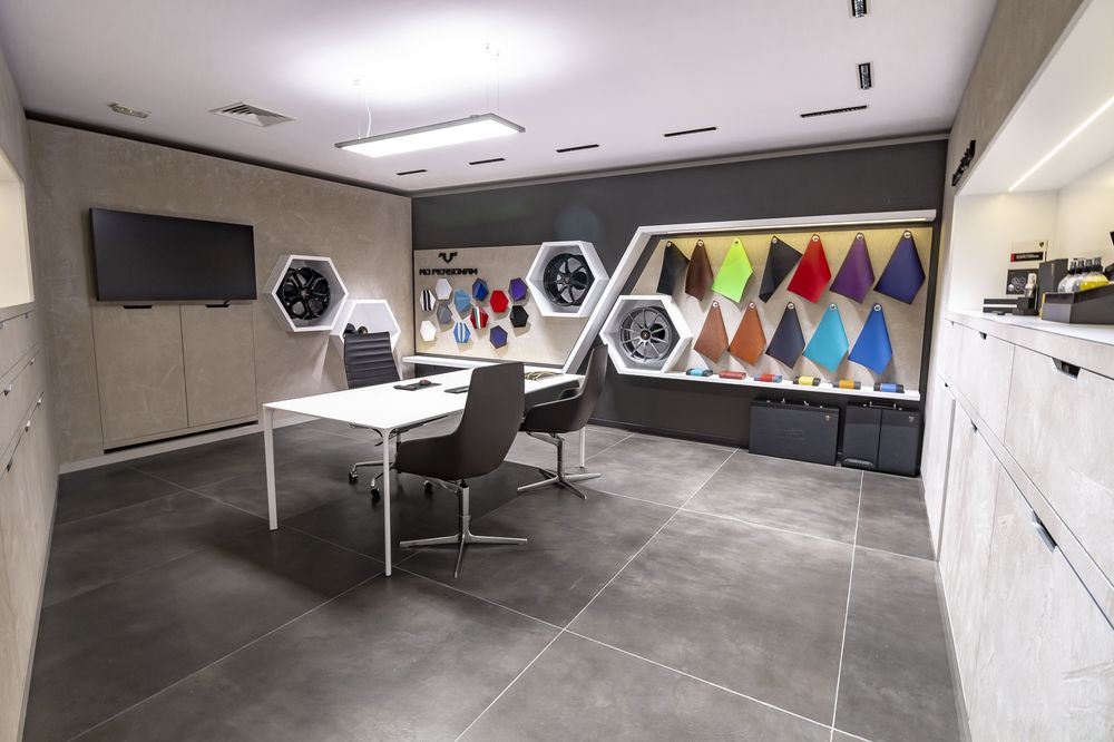 El concesionario de Lamborghini Madrid cuenta con una sala para la personalización y configuración de los vehículos