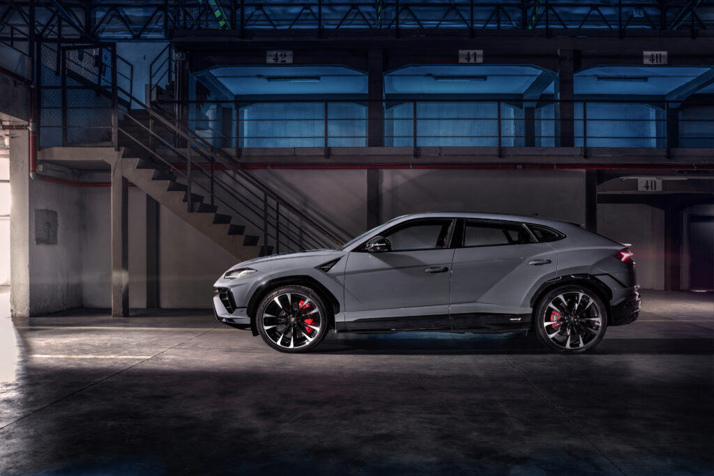 URUS S lateral
